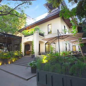 Brick Hotel